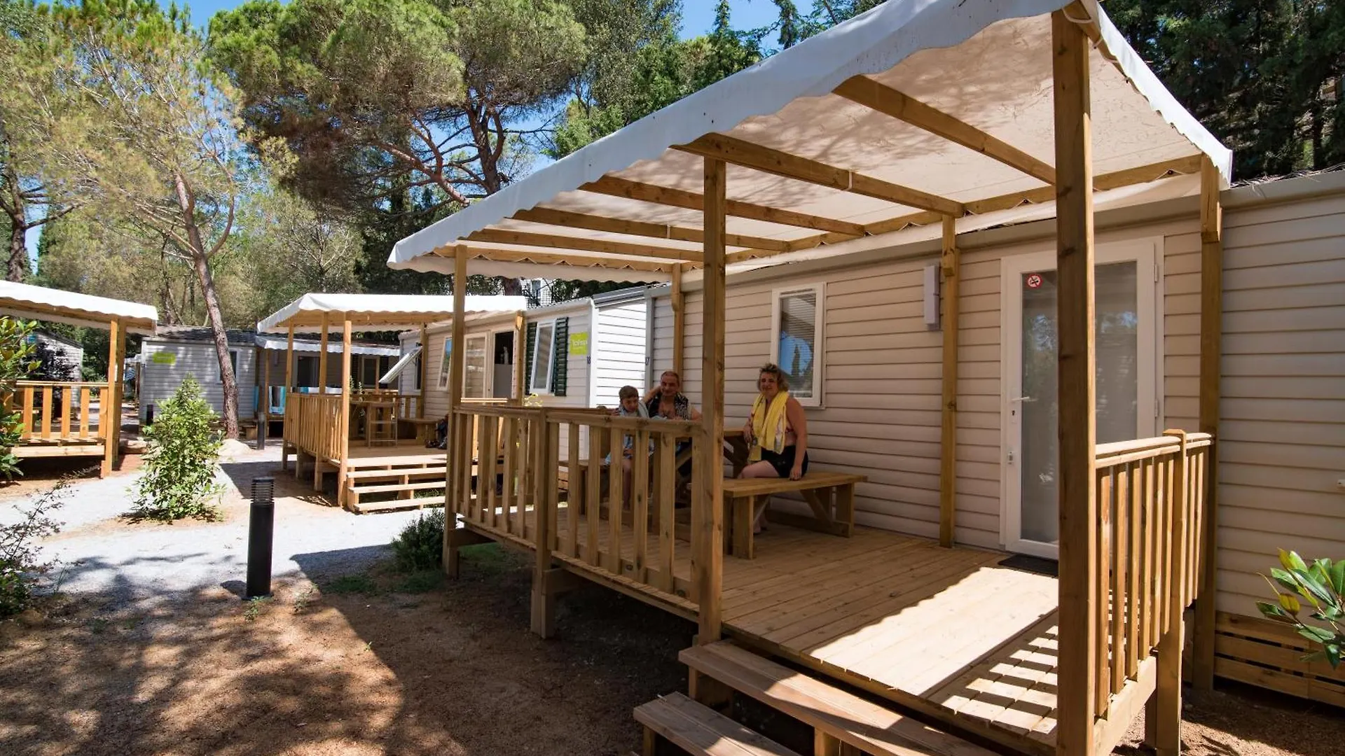 مكان تخييم Camping Santa Elena يوريت دي مار